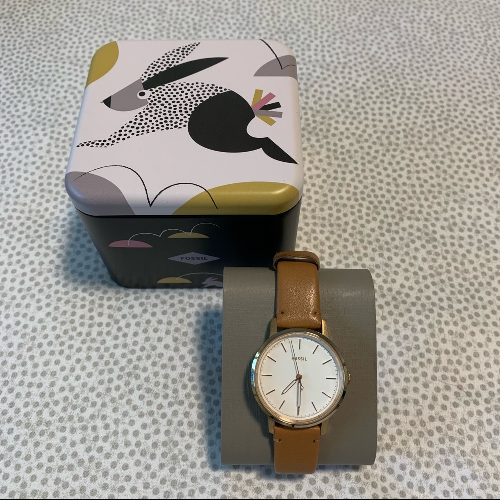 Fossil watch w/ brown leather band & gold accents